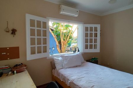 Casa à venda com 265m², 4 quartos e 2 vagas