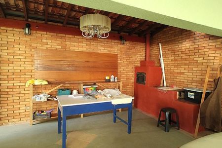 Casa à venda com 265m², 4 quartos e 2 vagas