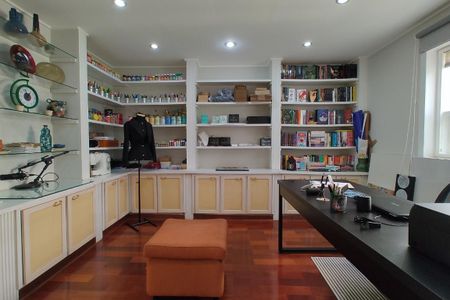 Casa à venda com 265m², 4 quartos e 2 vagas