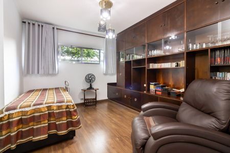 Casa à venda com 335m², 3 quartos e 5 vagas