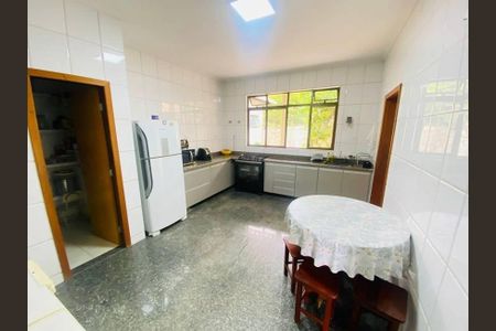 Casa à venda com 400m², 5 quartos e 8 vagas