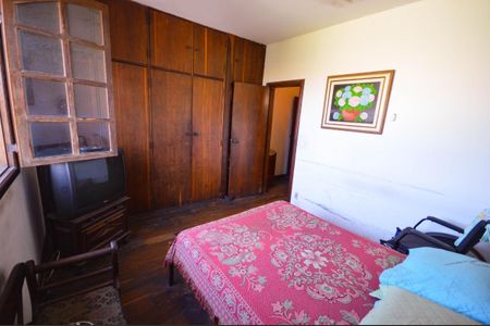 Casa à venda com 3 quartos, 233m² em Santa Amelia, Belo Horizonte