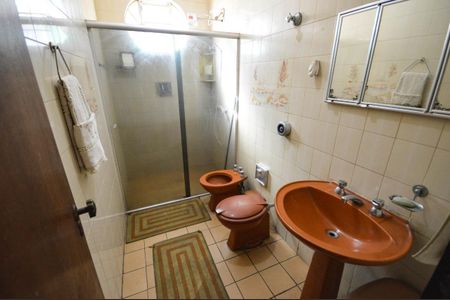 Casa à venda com 233m², 3 quartos e 4 vagas