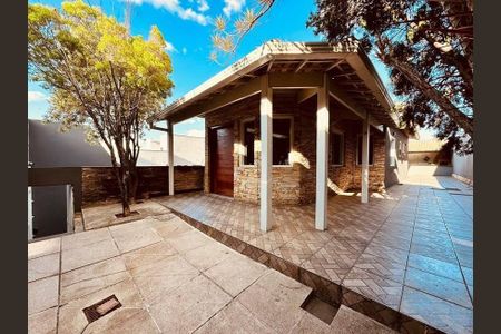 Casa à venda com 360m², 3 quartos e 10 vagas