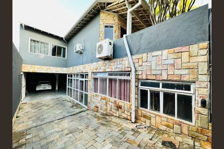 Casa à venda com 360m², 3 quartos e 10 vagas