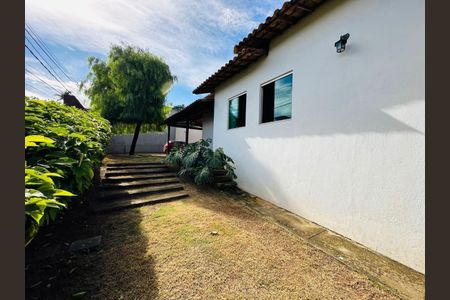 Casa à venda com 110m², 3 quartos e 4 vagas