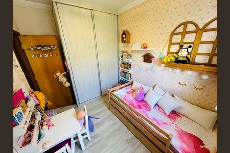 Casa à venda com 110m², 3 quartos e 4 vagas