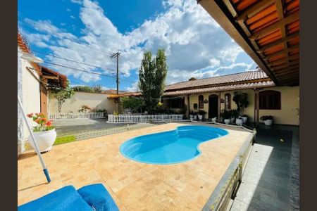 Casa à venda com 308m², 3 quartos e 8 vagas