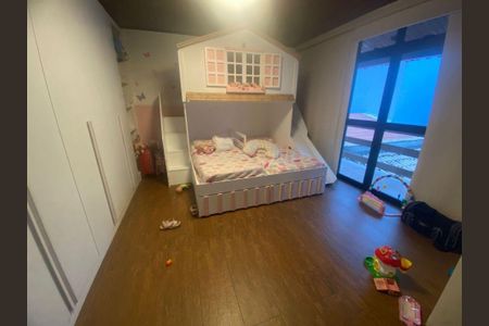 Casa à venda com 3 quartos, 214m² em Maravista, Niterói
