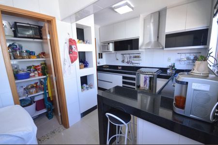Apartamento à venda com 178m², 3 quartos e 3 vagas