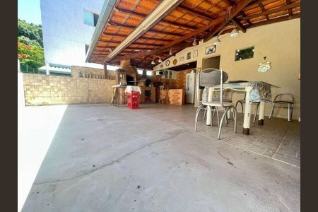 Casa à venda com 498m², 5 quartos e 6 vagas