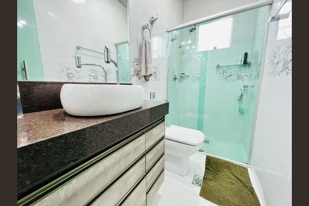 Casa à venda com 180m², 3 quartos e 2 vagas