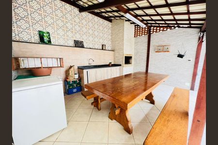Casa à venda com 180m², 3 quartos e 2 vagas
