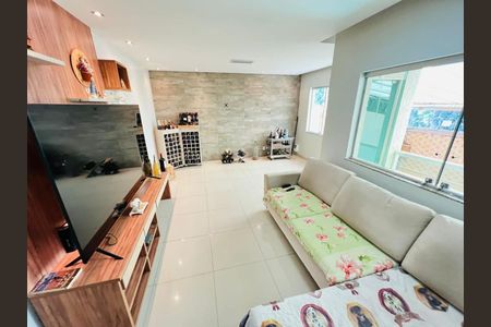 Casa à venda com 180m², 3 quartos e 2 vagas