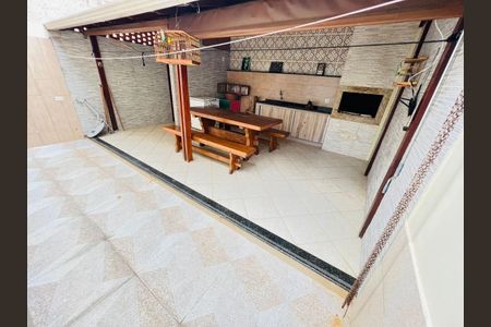 Casa à venda com 180m², 3 quartos e 2 vagas