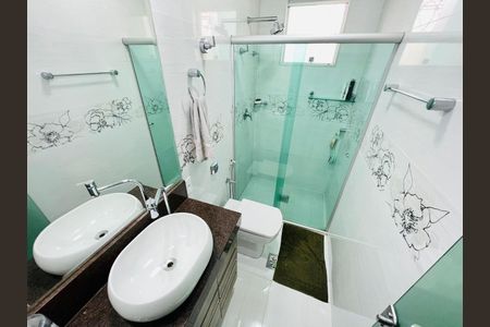 Casa à venda com 180m², 3 quartos e 2 vagas