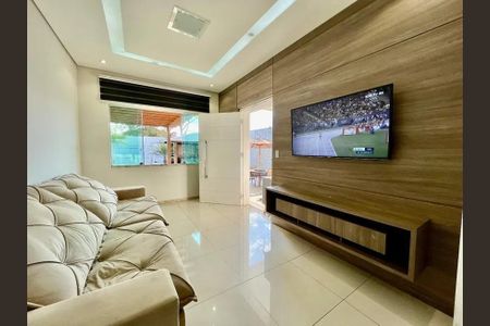 Casa à venda com 3 quartos, 251m² em Planalto, Belo Horizonte