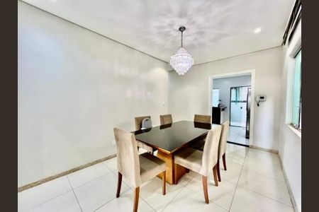 Casa à venda com 3 quartos, 251m² em Planalto, Belo Horizonte
