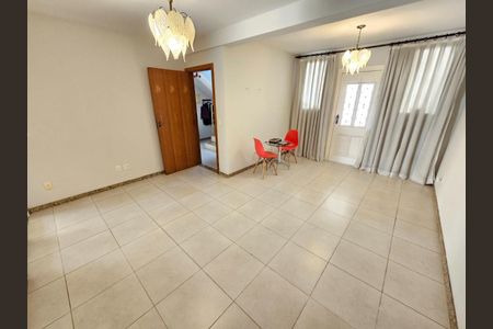 Casa à venda com 211m², 3 quartos e 4 vagas