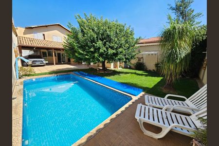 Casa à venda com 211m², 3 quartos e 4 vagas