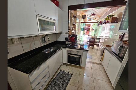 Casa à venda com 180m², 3 quartos e 2 vagas