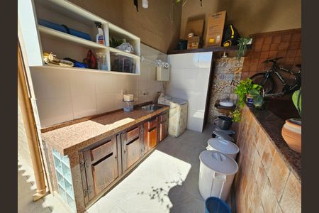 Casa à venda com 180m², 3 quartos e 2 vagas