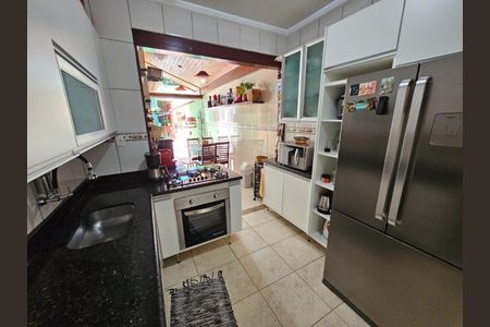 Casa à venda com 180m², 3 quartos e 2 vagas