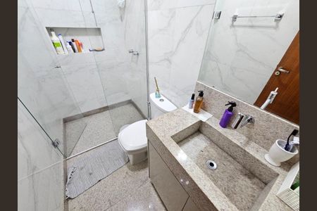 Casa à venda com 180m², 3 quartos e 2 vagas
