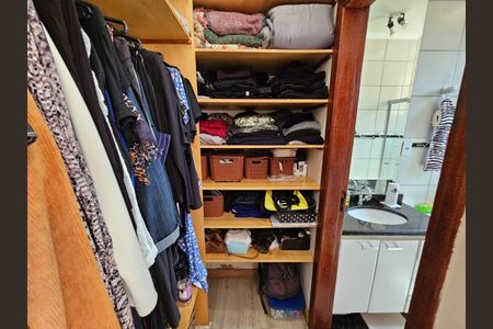 Casa à venda com 180m², 3 quartos e 2 vagas