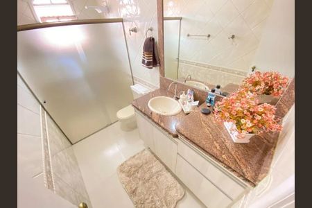 Casa à venda com 342m², 5 quartos e 4 vagas