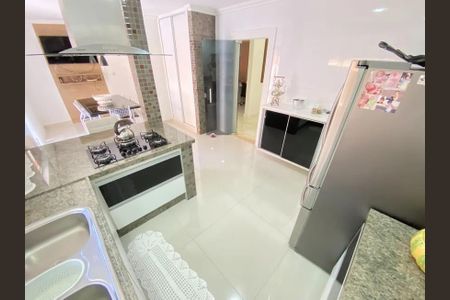 Casa à venda com 342m², 5 quartos e 4 vagas