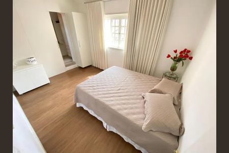 Casa à venda com 342m², 5 quartos e 4 vagas