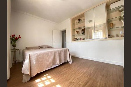 Casa à venda com 342m², 5 quartos e 4 vagas