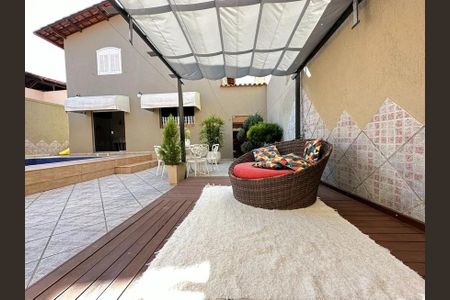Casa à venda com 342m², 5 quartos e 4 vagas