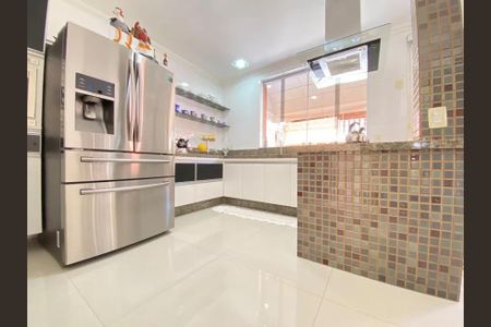 Casa à venda com 342m², 5 quartos e 4 vagas