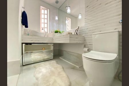 Casa à venda com 342m², 5 quartos e 4 vagas