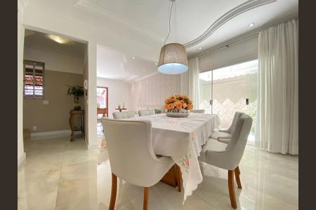 Casa à venda com 342m², 5 quartos e 4 vagas