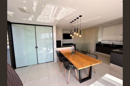 Apartamento à venda com 3 quartos, 188m² em Heliópolis, Belo Horizonte