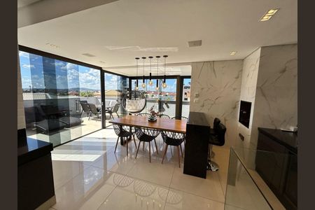 Apartamento à venda com 3 quartos, 188m² em Heliópolis, Belo Horizonte