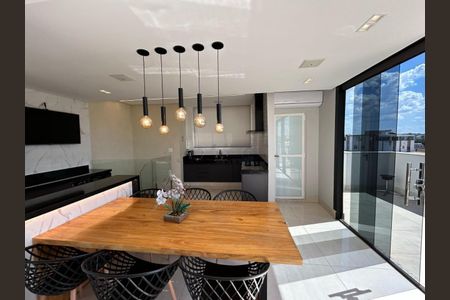 Apartamento à venda com 3 quartos, 188m² em Heliópolis, Belo Horizonte
