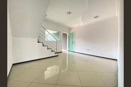 Casa à venda com 115m², 3 quartos e 4 vagas
