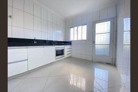 Casa à venda com 115m², 3 quartos e 4 vagas