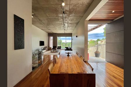 Casa à venda com 4 quartos, 361m² em Trevo, Belo Horizonte