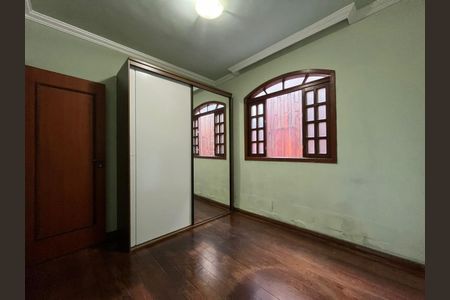 Casa à venda com 3 quartos, 133m² em Planalto, Belo Horizonte