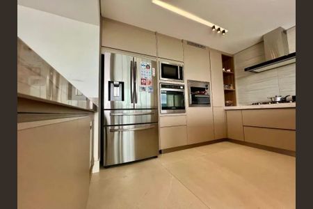Apartamento à venda com 292m², 3 quartos e 4 vagas