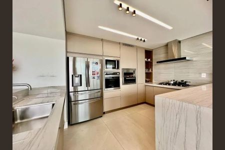 Apartamento à venda com 292m², 3 quartos e 4 vagas