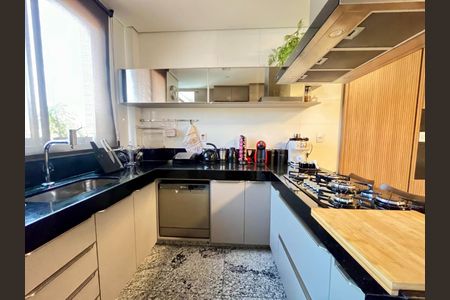 Apartamento à venda com 187m², 4 quartos e 8 vagas