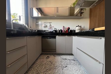Apartamento à venda com 187m², 4 quartos e 8 vagas