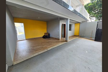 Casa à venda com 180m², 3 quartos e 2 vagas
