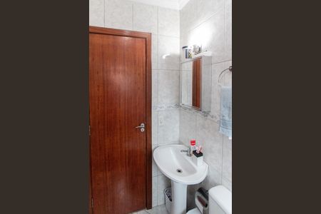 Casa de condomínio à venda com 200m², 3 quartos e 2 vagas Casa de condomínio à venda com 200m², 3 quartos e 2 vagasBanheiro Social